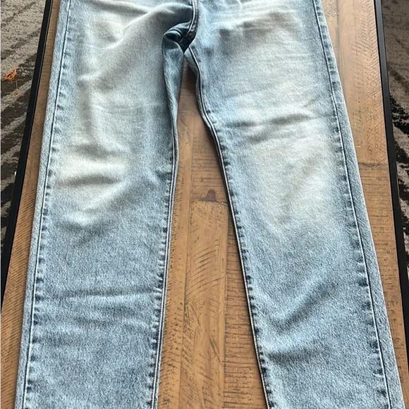 MODERN AMERICAN
DOHENY - Picture 7 of 9